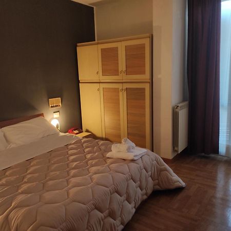 Hotel Centrale Chiusi Ruang foto