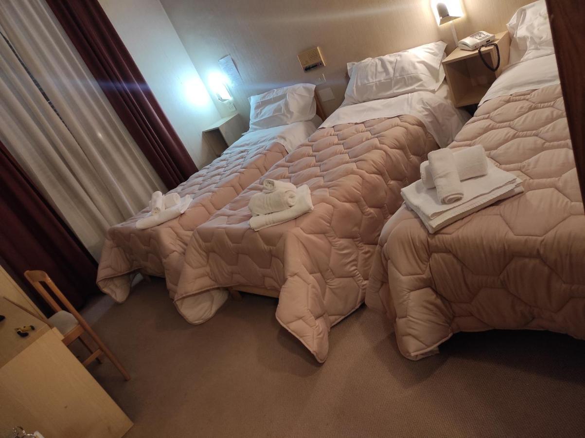 Hotel Centrale Chiusi Ruang foto