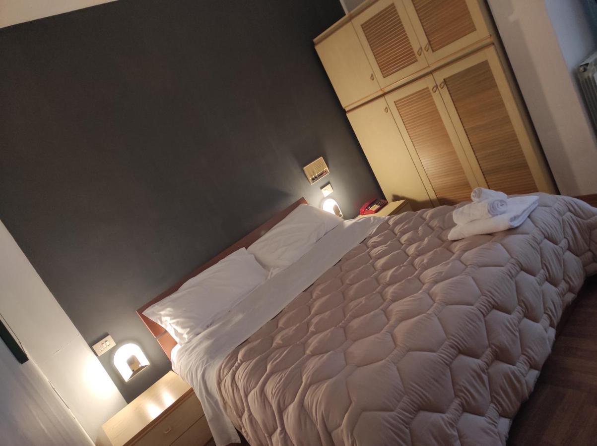 Hotel Centrale Chiusi Ruang foto