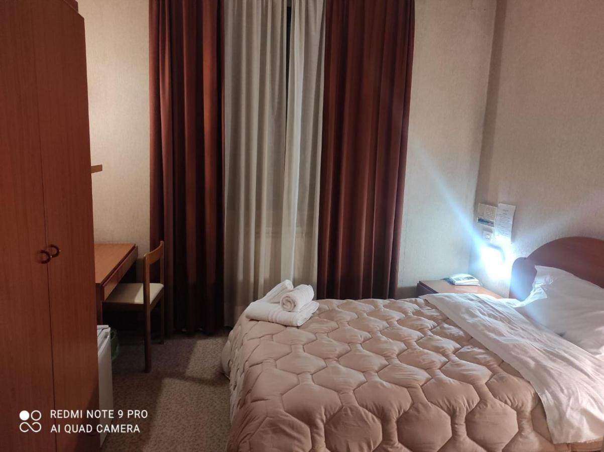 Hotel Centrale Chiusi Ruang foto